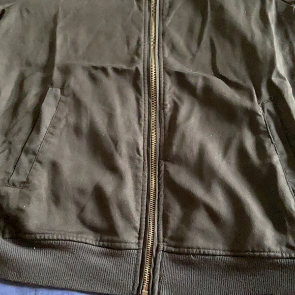 Garage bomber - Picture 2 of 4